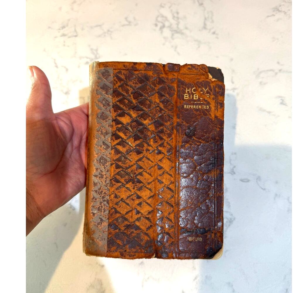 Antique Oxford Scofield Reference Holy Bible 1917 Leather-bound embossed brown
